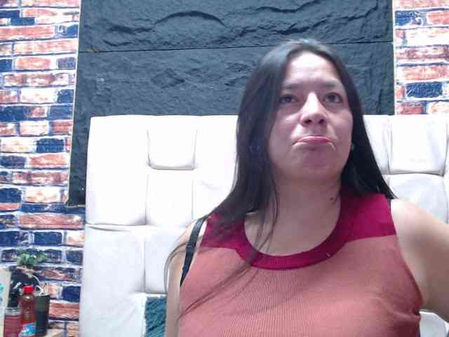 monickhot303av webcam