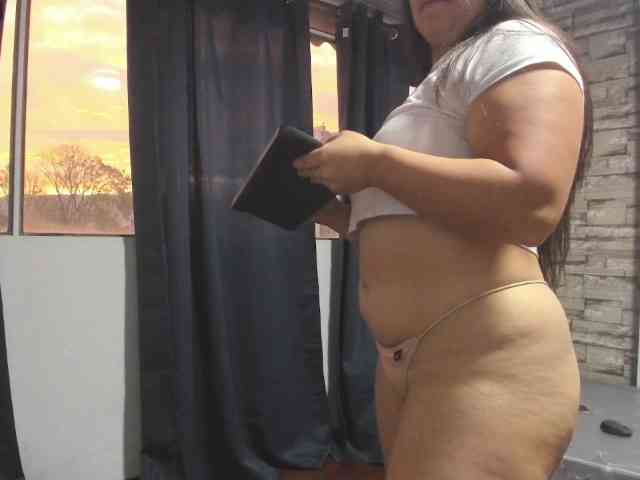 monickhot303av webcam