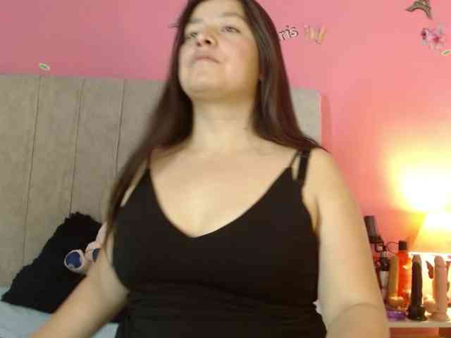 monickhot303av webcam