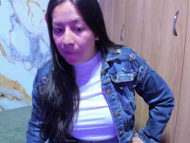 monickhot303av webcam