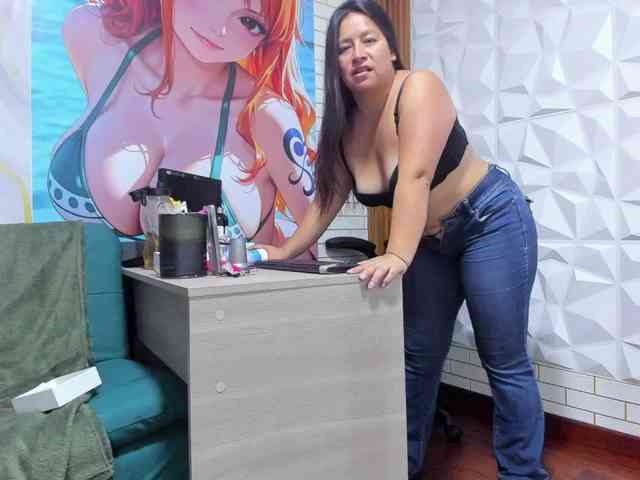 monickhot303av webcam