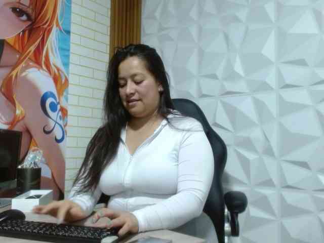 monickhot303av webcam