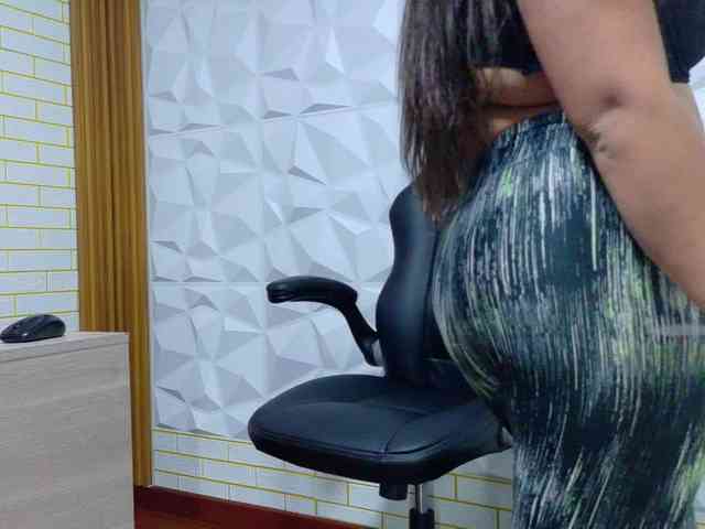 monickhot303av webcam