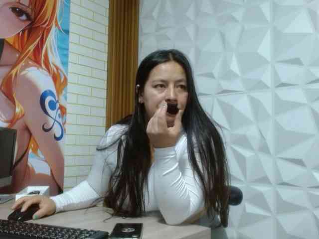 monickhot303av webcam