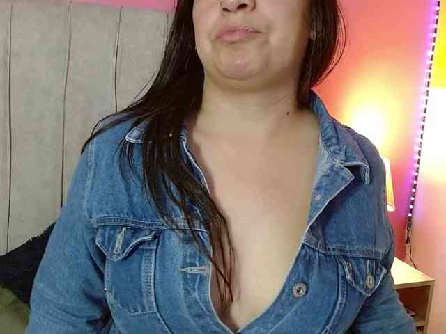 monickhot303av webcam