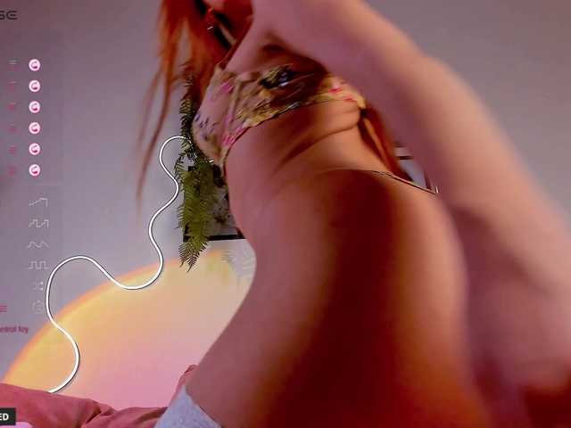 MonaL1na's BongaCams show and profile