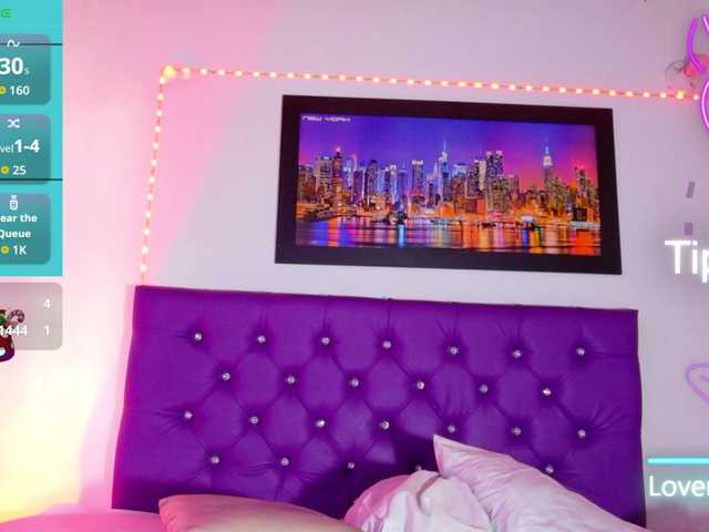 ebony-NeighborMoans Live Cam and Statistics on UnifiedCams