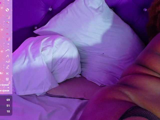 ebony-NeighborMoans's BongaCams show and profile