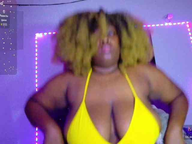 ebony-NeighborMoans webcam