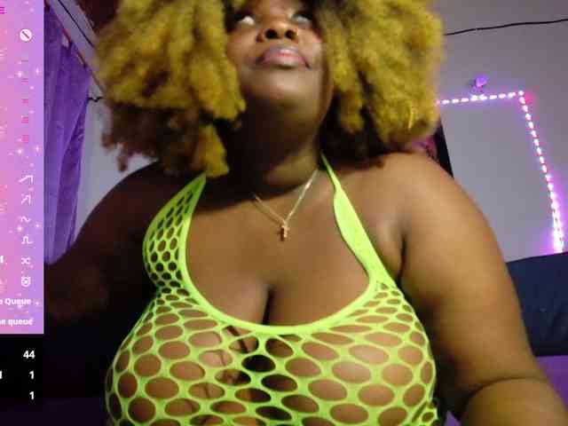 ebony-NeighborMoans webcam