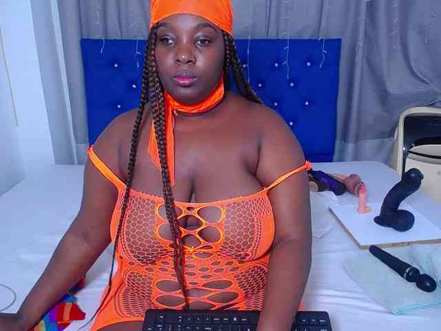 ebony-NeighborMoans webcam