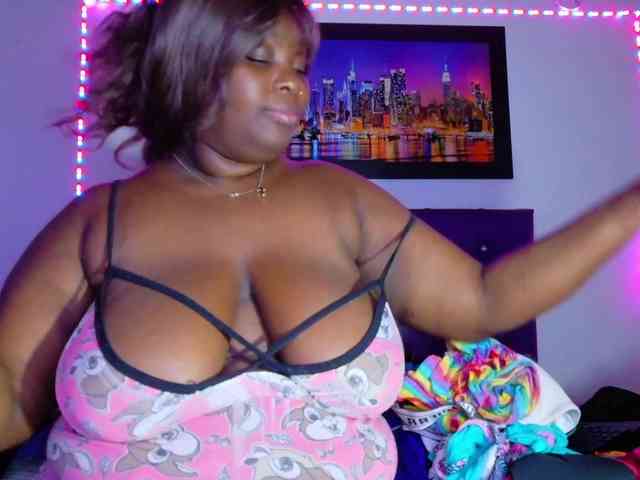 ebony-NeighborMoans webcam