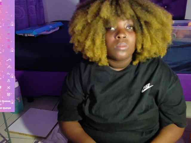 ebony-NeighborMoans webcam