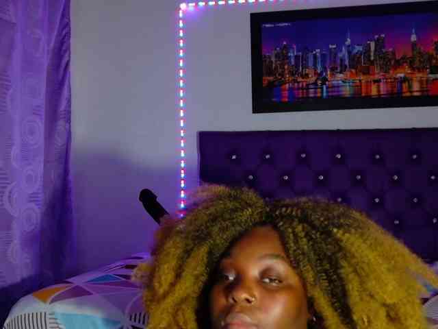 ebony-NeighborMoans webcam