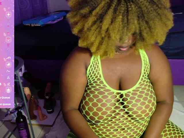 ebony-NeighborMoans webcam