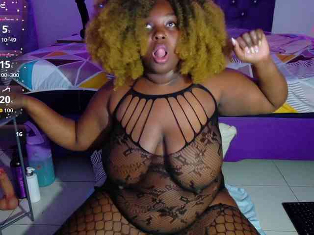 ebony-NeighborMoans webcam