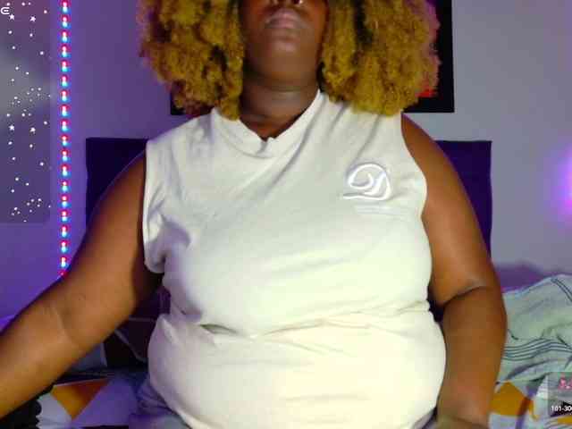 ebony-NeighborMoans webcam