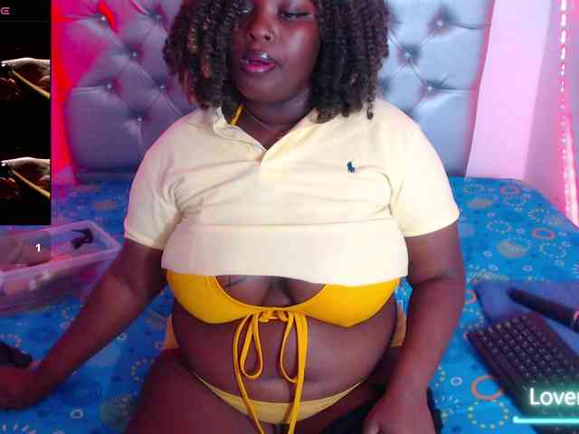 ebony-NeighborMoans webcam
