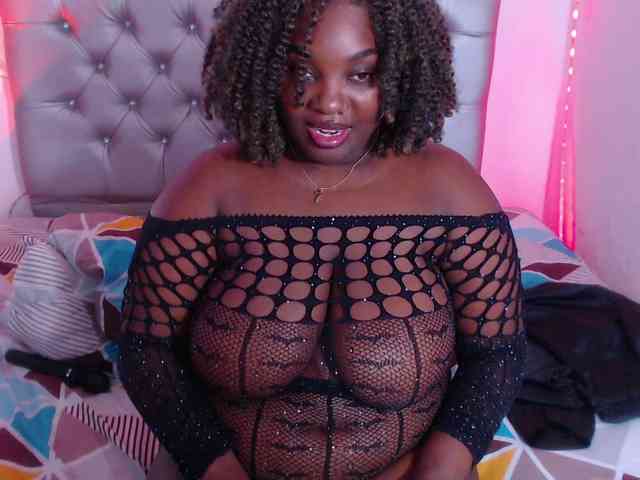 ebony-NeighborMoans webcam