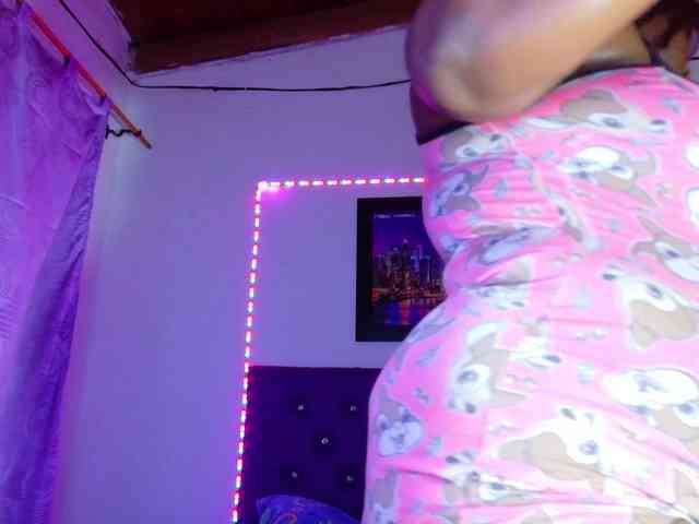 ebony-NeighborMoans webcam