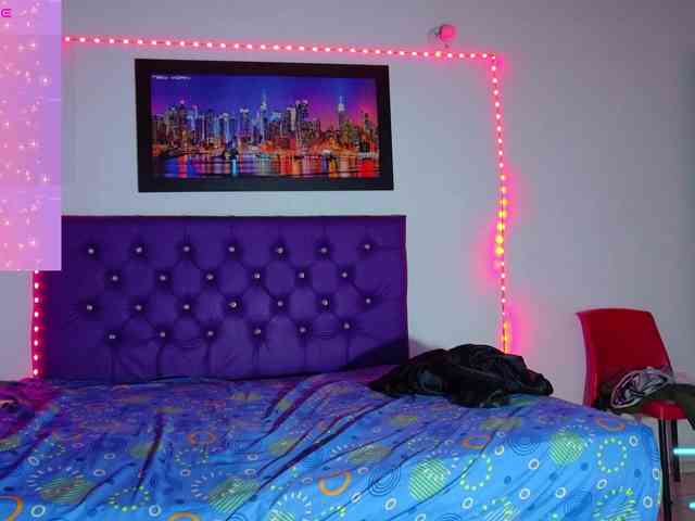 ebony-NeighborMoans webcam