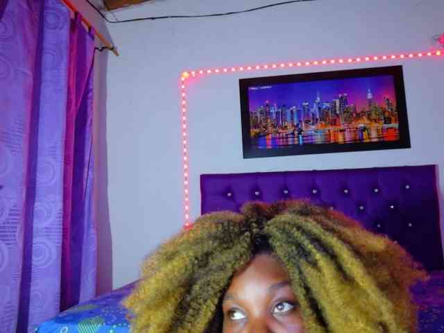 ebony-NeighborMoans webcam