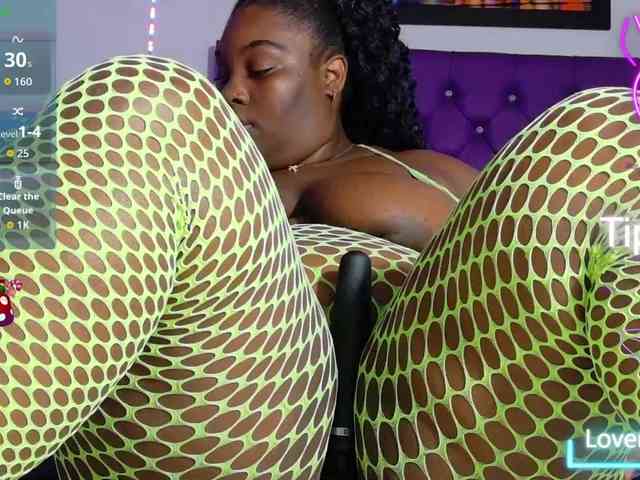 ebony-NeighborMoans webcam