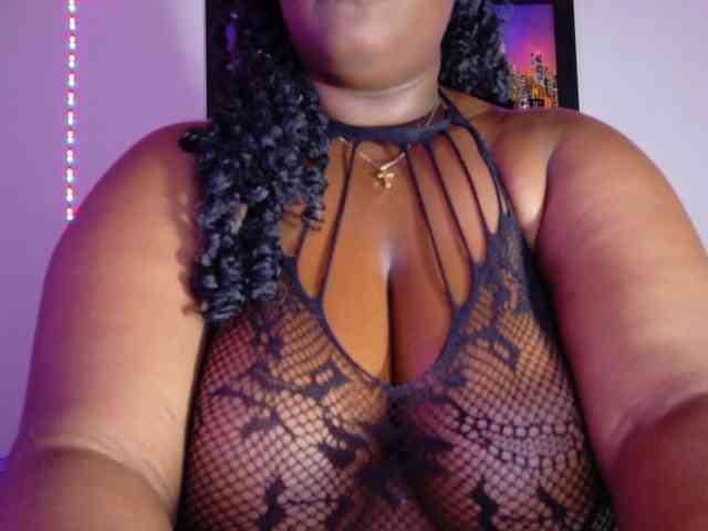 ebony-NeighborMoans webcam