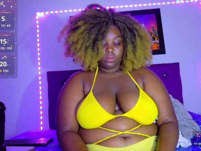 ebony-NeighborMoans webcam