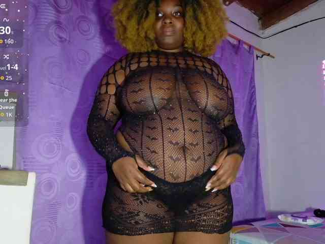 ebony-NeighborMoans webcam