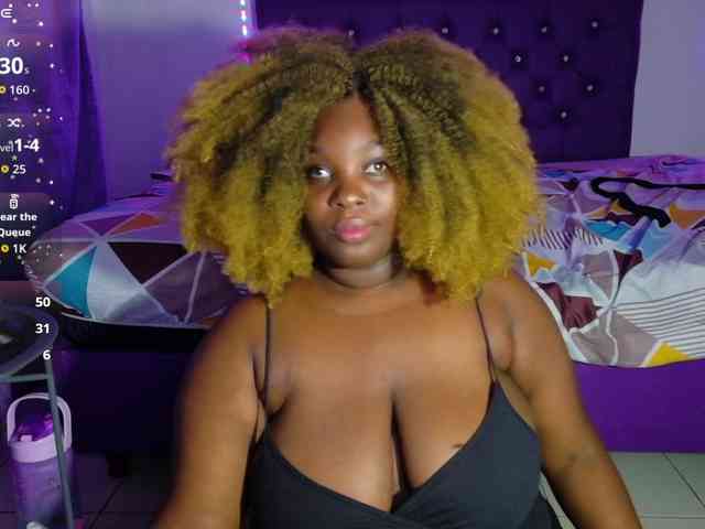 ebony-NeighborMoans webcam