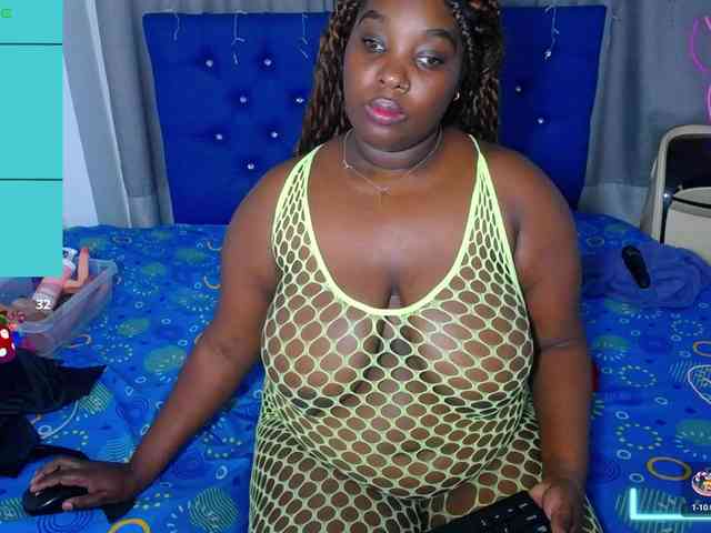 ebony-NeighborMoans webcam