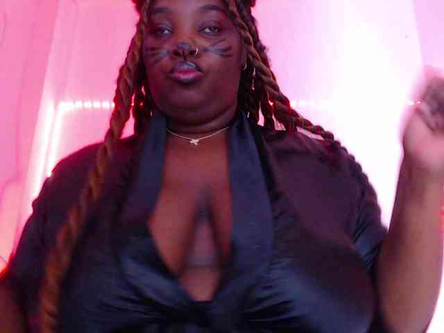 ebony-NeighborMoans webcam