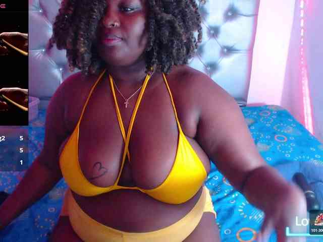 ebony-NeighborMoans webcam