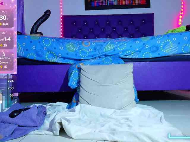 ebony-NeighborMoans webcam