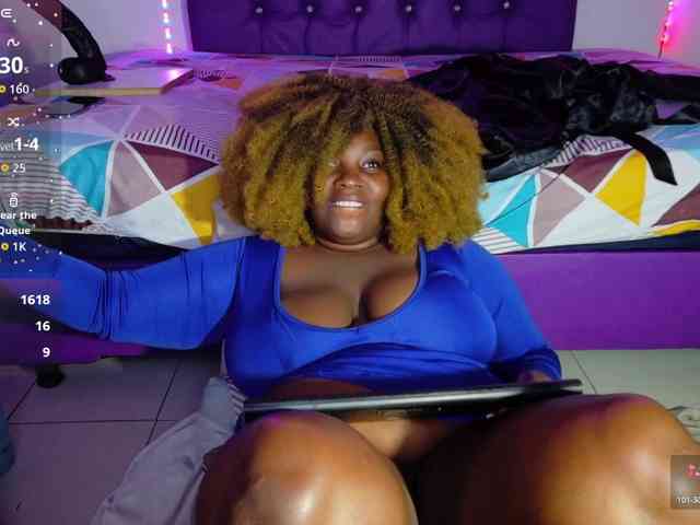 ebony-NeighborMoans webcam