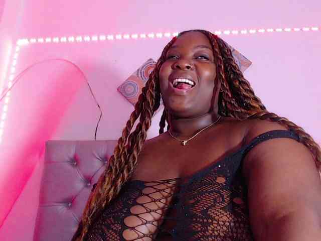 ebony-NeighborMoans webcam