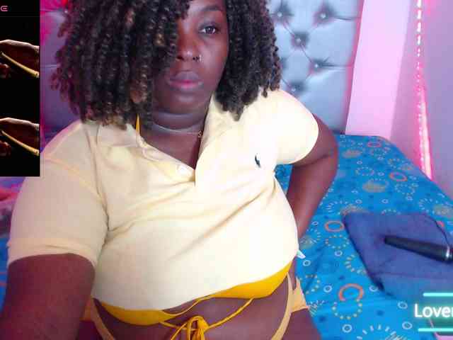 ebony-NeighborMoans webcam