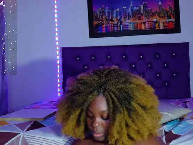 ebony-NeighborMoans webcam