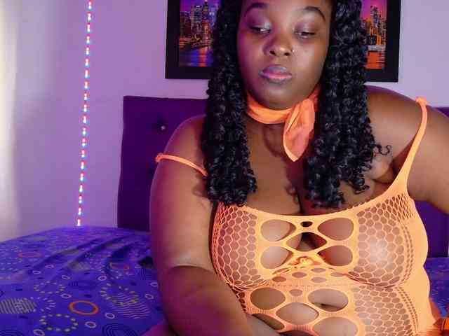 ebony-NeighborMoans webcam