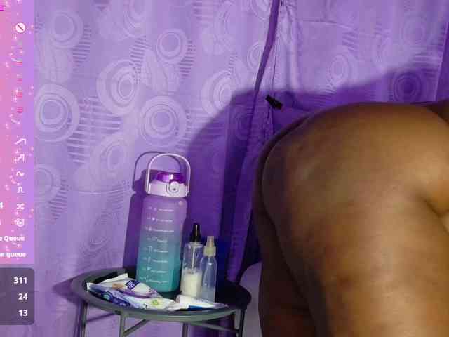 ebony-NeighborMoans webcam