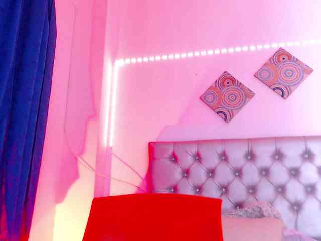 ebony-NeighborMoans webcam