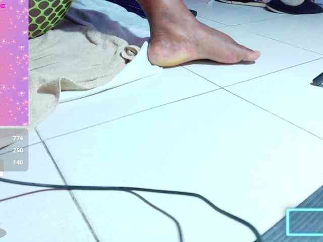 ebony-NeighborMoans webcam