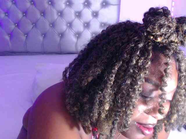ebony-NeighborMoans webcam
