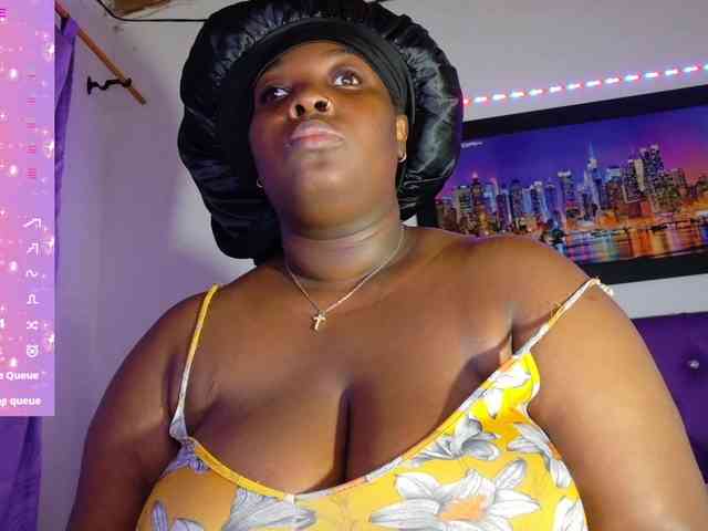 ebony-NeighborMoans webcam