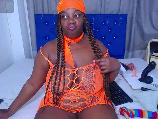 ebony-NeighborMoans webcam