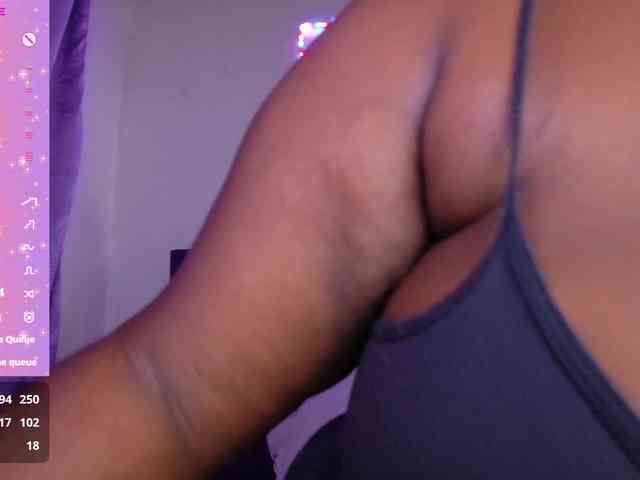 ebony-NeighborMoans webcam