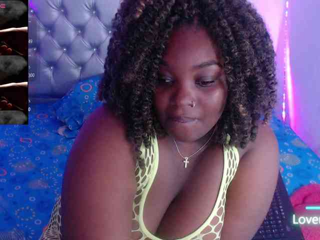 ebony-NeighborMoans webcam