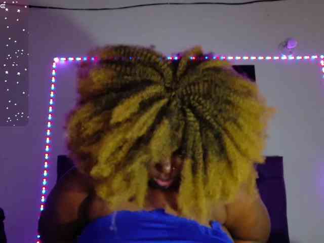 ebony-NeighborMoans webcam