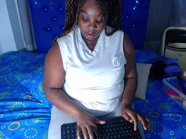 ebony-NeighborMoans webcam